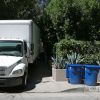 Exclusif - Un camion de déménagement devant le domicile de Nicole Richie et Joel Madden à Los Angeles. Selon certaines rumeurs le couple serait en pleine séparation.. Le 1er mai 2015 