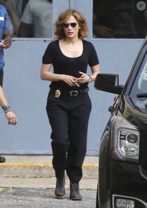 Jennifer Lopez sur le tournage de la série "Shade of Blue" à New York, le 5 juin 2015. 