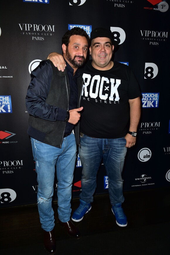 Cyril Hanouna et le Dj Tefa, lors du showcase à l'occasion de la sortie du disque TPMZ - Touche pas à ma Zik au VIP Room à Paris, le 12 juin 2015.