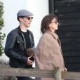 Benedict Cumberbatch et Sophie Hunter, au lendemain de leur mariage, sortant d'un pub sur l'île de Wight le 15 février 2015.