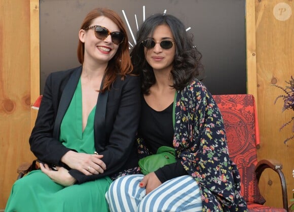 Elodie Frégé et Camélia Jordana, lors de l'ouverture de la Terrazza Martini, à Paris, le 18 juin 2015.