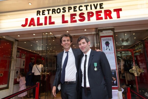 Exclusif - Jalil Lespert et Yannick Bolloré - Jalil Lespert est décoré Chevalier dans l'Ordre des Arts et des Lettres par Yannick Bolloré lors d'une cérémonie organisée au cinéma Mac Mahon à Paris, le 9 juin 2015.