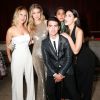 Misha Nonoo, Gigi Hadid, Joe Jonas, Bella Hadid au CFDA Fashion Awards 2015 à New York City le 1er juin 2015.