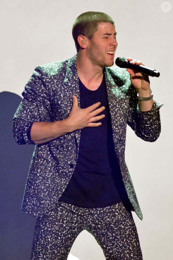 Nick Jonas sur la scène des Much Music Awards, à Toronto le 21 juin 2015.