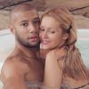 Tatiana Laurens et Xavier Delarue, unis pour fêter leur 9 ans de mariage le 23 juin 2015.