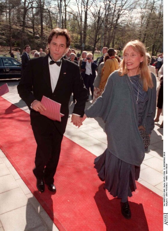 Joni Mitchell et son mari Don Freed à Stockholm en mai 1996.