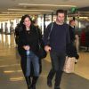 Courteney Cox et Johnny McDaid ainsi que Coco sont photographiés main dans la main à LAX l'aéroport de Los Angeles le 25 février 2015