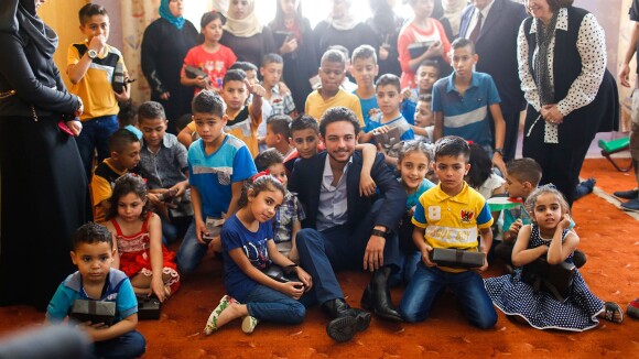Prince Hussein : Digne héritier du trône, il fête ses 21 ans entouré d'orphelins
