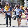 Ben Affleck et Jennifer Garner en compagnie de leurs enfants à Los Angeles le 4 Juillet 2014 .
