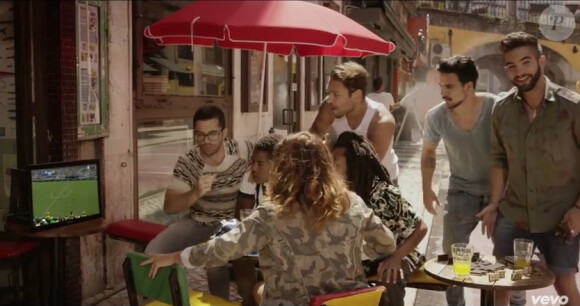 Kendji Girac dans son clip Cool.
