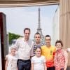 Exclusif - Grand Corps Malade et les enfants de l'association "Sourire à la vie" lors du Paris Eiffel Jumping du Longines Global Champions Tour, le 5 juillet 2015 sur le Champs-de-Mars à Paris