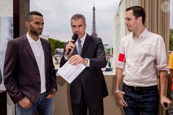 Exclusif - Tony Parker et Grand Corps Malade lors du Paris Eiffel Jumping du Longines Global Champions Tour, le 5 juillet 2015 sur le Champs-de-Mars à Paris