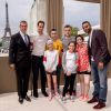 Exclusif - Grand Corps Malade et Tony Parker avec les enfants de l'association "Sourire à la Vie" lors du Paris Eiffel Jumping du Longines Global Champions Tour, le 5 juillet 2015 sur le Champs-de-Mars à Paris