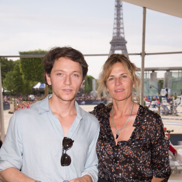 Exclusif - Le chanteur Raphaël et Virginie Coupérie-Eiffel lors du Paris Eiffel Jumping du Longines Global Champions Tour, le 5 juillet 2015 sur le Champs-de-Mars à Paris