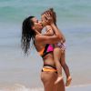 Monica Cruz et sa fille Antonella sur une plage lors de leurs vacances en famille à Cadiz. Le 6 juillet 2015  