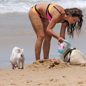 Monica Cruz sur une plage lors de leurs vacances en famille à Cadiz. Le 6 juillet 2015 