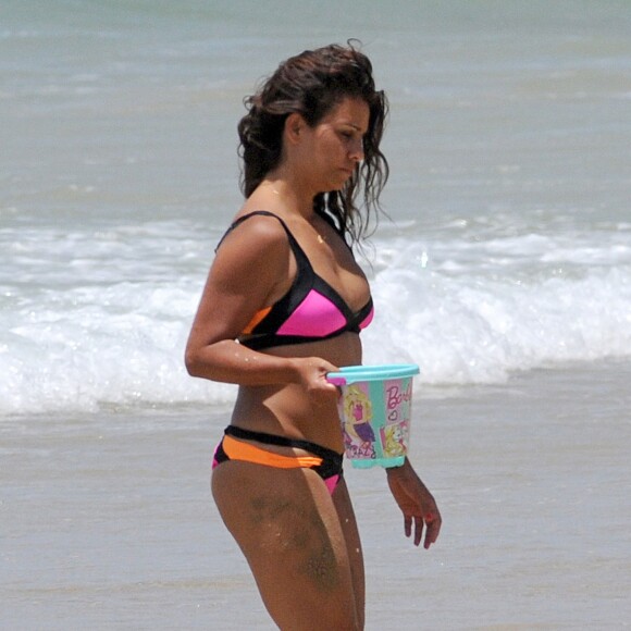Monica Cruz sur une plage lors de leurs vacances en famille à Cadiz. Le 6 juillet 2015 