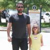 Exclusif - Ben Affleck se rend au "Atlanta Cyclorama & Civil War Museum" avec sa fille Violet à Atlanta, le 9 juillet 2015. L'acteur porte toujours son alliance, et semble en meilleure forme.