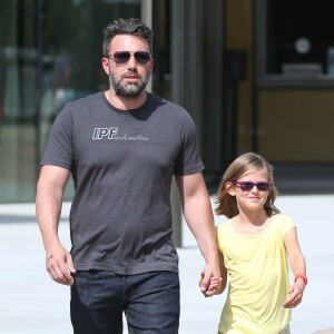 Exclusif - Ben Affleck se rend au "Atlanta Cyclorama & Civil War Museum" avec sa fille Violet à Atlanta, le 9 juillet 2015. L'acteur porte toujours son alliance, et semble en meilleure forme.