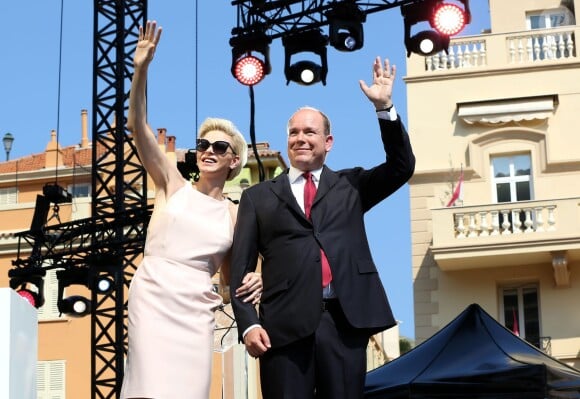 La famille princière de Monaco célébrait le 11 juillet 2015 sur la place du palais les 10 ans de l'avènement du prince Albert II.