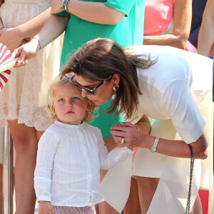 Caroline de Hanovre et son petit-fils Sacha Casiraghi. La famille princière de Monaco célébrait le 11 juillet 2015 sur la place du palais les 10 ans de l'avènement du prince Albert II.