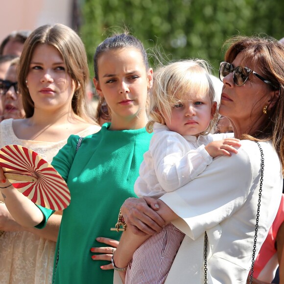 La princesse Caroline de Hanovre, très complice avec son petit-fils Sacha Casiraghi. La famille princière de Monaco célébrait le 11 juillet 2015 sur la place du palais les 10 ans de l'avènement du prince Albert II.