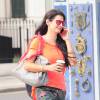 Exclusif - Tala, soeur d'Amal Clooney se promenant à Londres le 4 août 2014