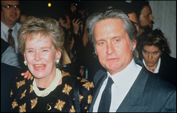 Michale Douglas et sa mère Diana en 1995.