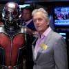 Michael Douglas cloture la bourse de New York dans le cadre de la promotion du film Ant-Man le 13 juillet 2015.