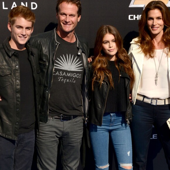 Cindy Crawford avec son mari Rande Gerber et leurs enfants Presley Gerber et Kaia Gerber - Première du film " Tomorrowland " à Los Angeles Le 09 mai 2015