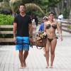 Exclusif - Lorenzo Lamas et sa femme Shawna Craig se promenent au bord de la plage a Miami. Le 2 septembre 2013 