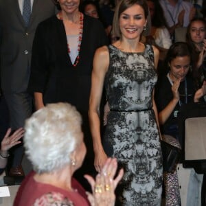 La reine Letizia d'Espagne inaugure les cours d'été de l’école internationale de musique de la Fondation Princesse des Asturies à Oviedo en Espagne le 15 juillet 2015. 