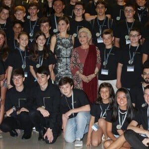 La reine Letizia d'Espagne inaugure les cours d'été de l’école internationale de musique de la Fondation Princesse des Asturies à Oviedo en Espagne le 15 juillet 2015.  