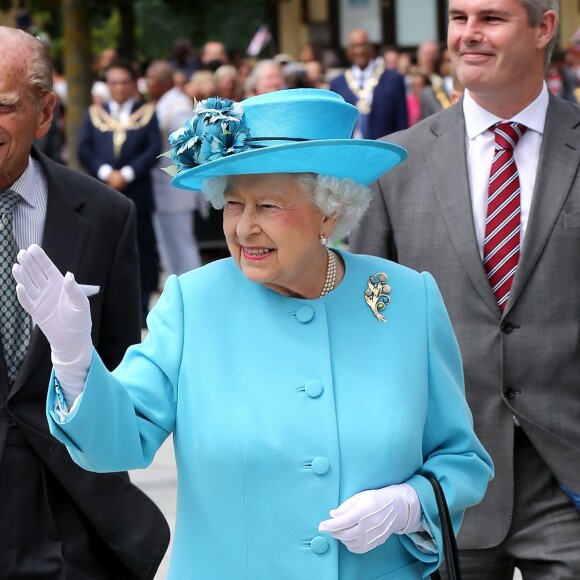 La reine Elisabeth II et le prince Philip, duc d'Edimbourg, ont visité le centre communautaire "Chadwell Heath" à Barking le 16 juillet 2015