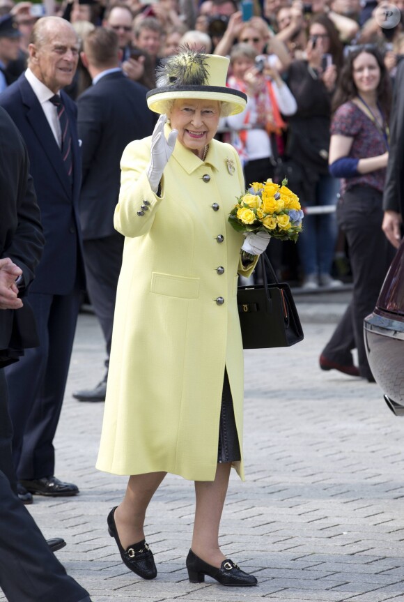 La reine Elisabeth II lors de la parade de la Royale Air Force pour le 75e anniversaire de la bataille d'Angleterre à Londres le 10 juillet 2015