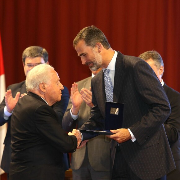 Le roi Felipe VI remettait le 20 juillet 2015 à José Ferrer Sala le prix du royaume du parcours entrepreneurial, au cours d'une cérémonie à Bilbao.