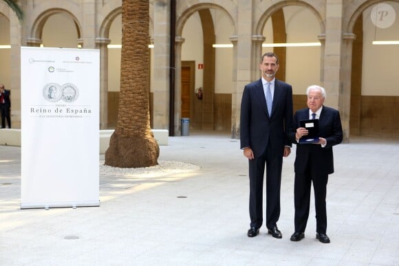 Le roi Felipe VI remettait le 20 juillet 2015 à José Ferrer Sala le prix du royaume du parcours entrepreneurial, au cours d'une cérémonie à Bilbao.