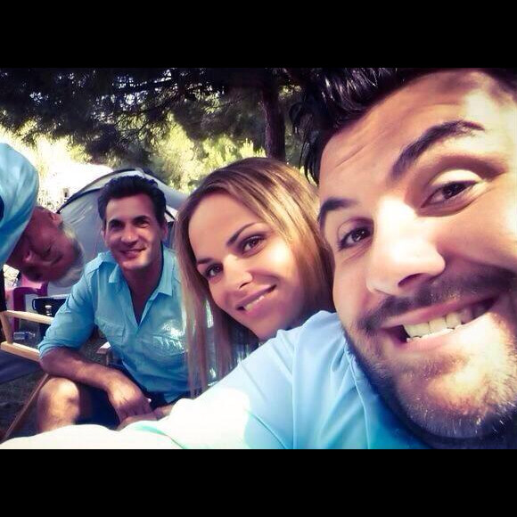 L'actrice Géraldine Lapalus sur le tournage de Camping paradis avec Laurent Ournac. 2014.