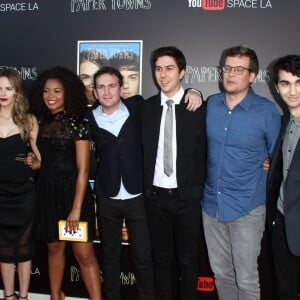 Cara Delevingne, Halston Sage, Jaz Sinclair, Nat Wolff, Jake Schreier, John Green, Alez Wolff à la soirée du film « Paper Towns » à Los Angeles, le 17 juillet 2015  