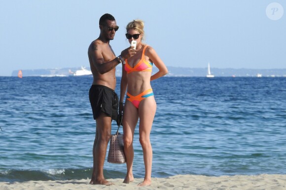 Doutzen Kroes et son mari Sunnery James profitent d'une journée plage à Ibiza le 21 juillet 2015