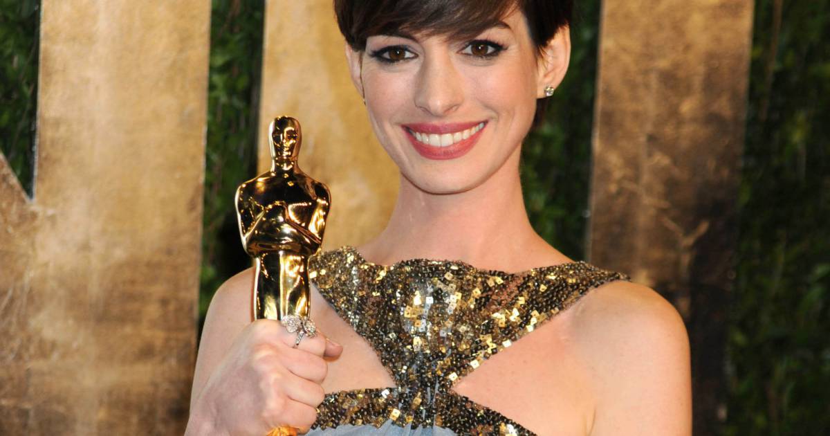 Anne Hathaway Vanity Fair Oscar Party à Hollywood Le 25 Fàvrier 2013 Purepeople 