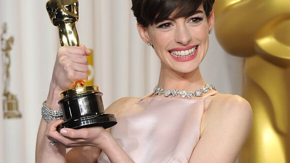 Anne Hathaway : Moquée par Amy Schumer, la star oscarisée lui répond cash !