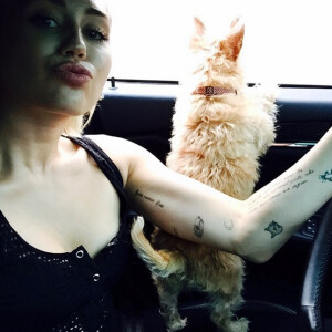 Miley Cyrus dans sa voiture / juillet 2015