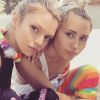 Miley Cyrus et Stella Maxwell sur Instagram / juin 2015