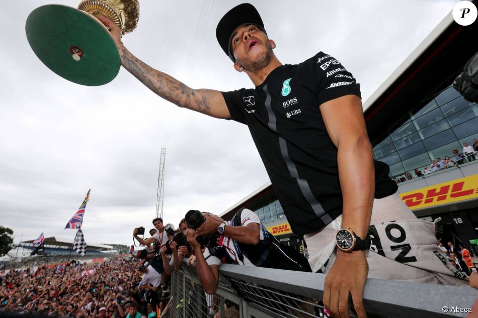 Lewis Hamilton après sa victoire au Grand Prix de Grande Bretagne sur le circuit de Silverstone