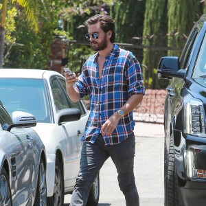 Kourtney Kardashian a déposé ses enfants, Mason et Penelope, à son ex Scott Disick à Beverly Hills. Le 23 juillet 2015