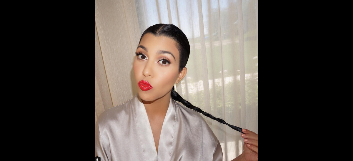 Photo Kourtney Kardashian A Posté Un Selfie Sur Instagram Juillet
