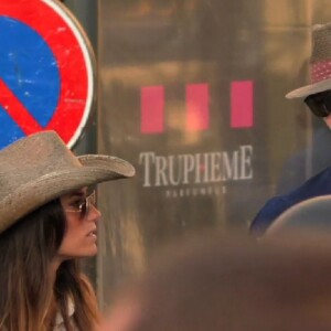 Exclusif - Louis Sarkozy et sa nouvelle compagne Capucine Anav s'embrassent lors d'une après-midi shopping puis vont dîner dans un restaurant à Saint-Tropez le 23 juillet 2015.