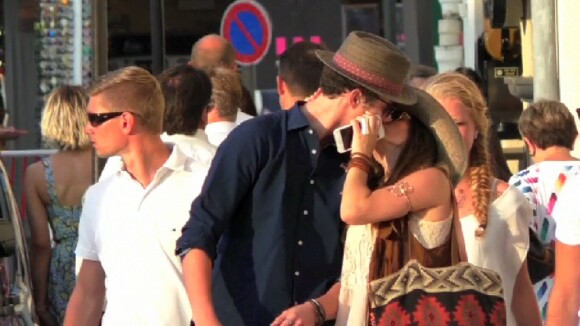 Exclusif - Louis Sarkozy et sa nouvelle compagne Capucine Anav s'embrassent lors d'une après-midi shopping puis vont dîner dans un restaurant à Saint-Tropez le 23 juillet 2015. TOUTE REPRODUCTION INTERDITE