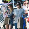 Exclusif - Drew Barrymore se promène avec sa fille Frankie et une amie à Larchmont en Californie le 24 juillet 2015.  Exclusive - For Germany call for price - Please hide children's face prior to the publication - Actress and busy mom Drew Barrymore is spotted shopping with her daughter Frankie and a friend on July 24, 2015 in Larchmont, California. Missing from the outing was her other daughter Olive and her husband Will Kopelman.24/07/2015 - Larchmont